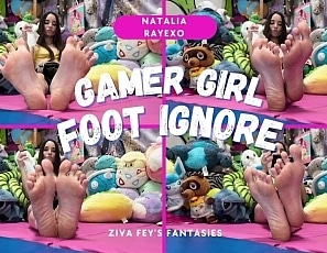 Natalia_Raye_Gamer_Girl_Foot_Ignore_ZFF