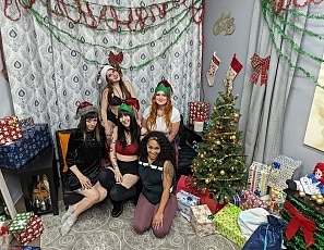 Ziva_Fey_XMAS_BTS_Ziva_And_The_Girls_At_Christmas_Shoot_ZFXXX
